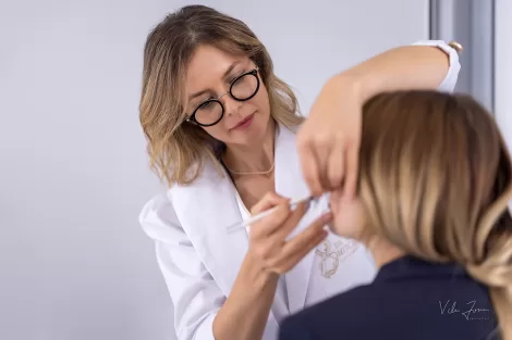 Lifting de buză superioară sau lip lift